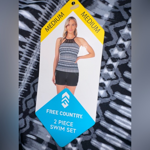 Free Country 2 Piece Tankini and Shorts Swim Set - Picture 6 of 6